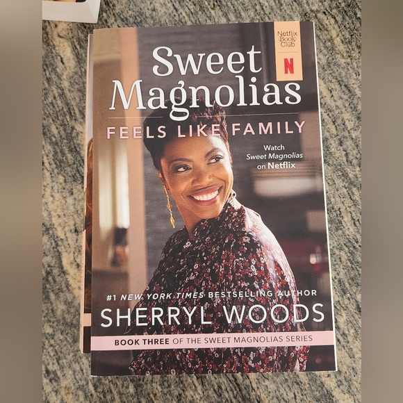 Sweet Magnolias book bundle - Picture 3 of 6